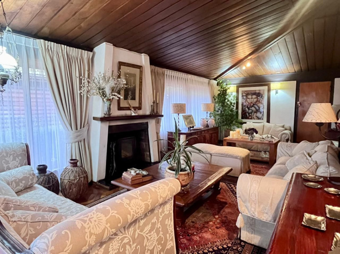 Francia, 4 Habitaciones Habitaciones, ,3 BathroomsBathrooms,Casa,A la venta,Francia,1068