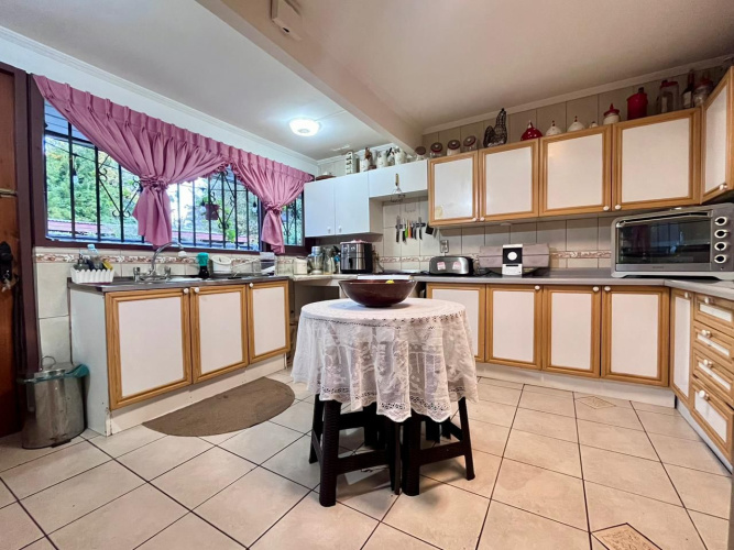 Francia, 4 Habitaciones Habitaciones, ,3 BathroomsBathrooms,Casa,A la venta,Francia,1068